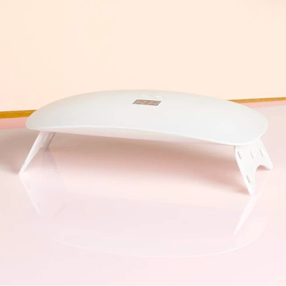 Manicurist 24W Green Flash LED lamp